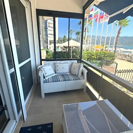 Apartman Seaside Aparts *